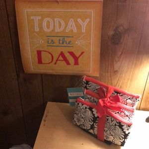 N/with tags 3 piece cosmetic bag set